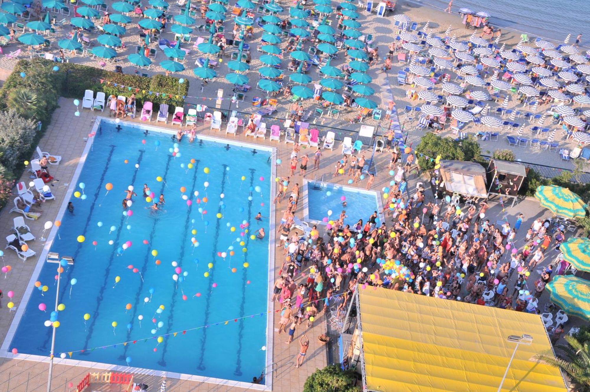 Grand Eurhotel Montesilvano Marina Dış mekan fotoğraf