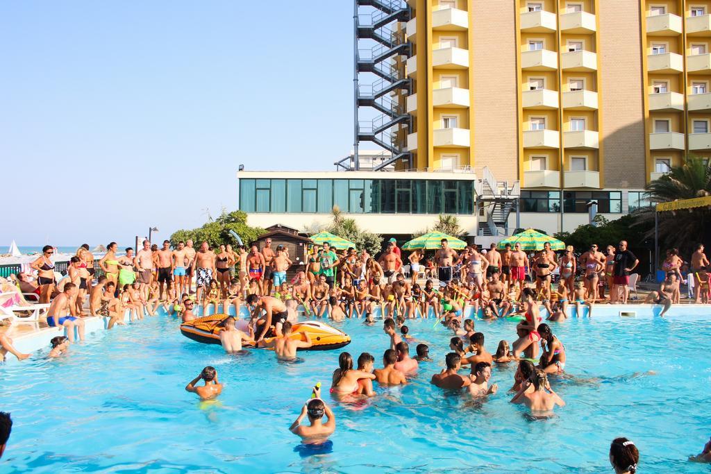 Grand Eurhotel Montesilvano Marina Dış mekan fotoğraf