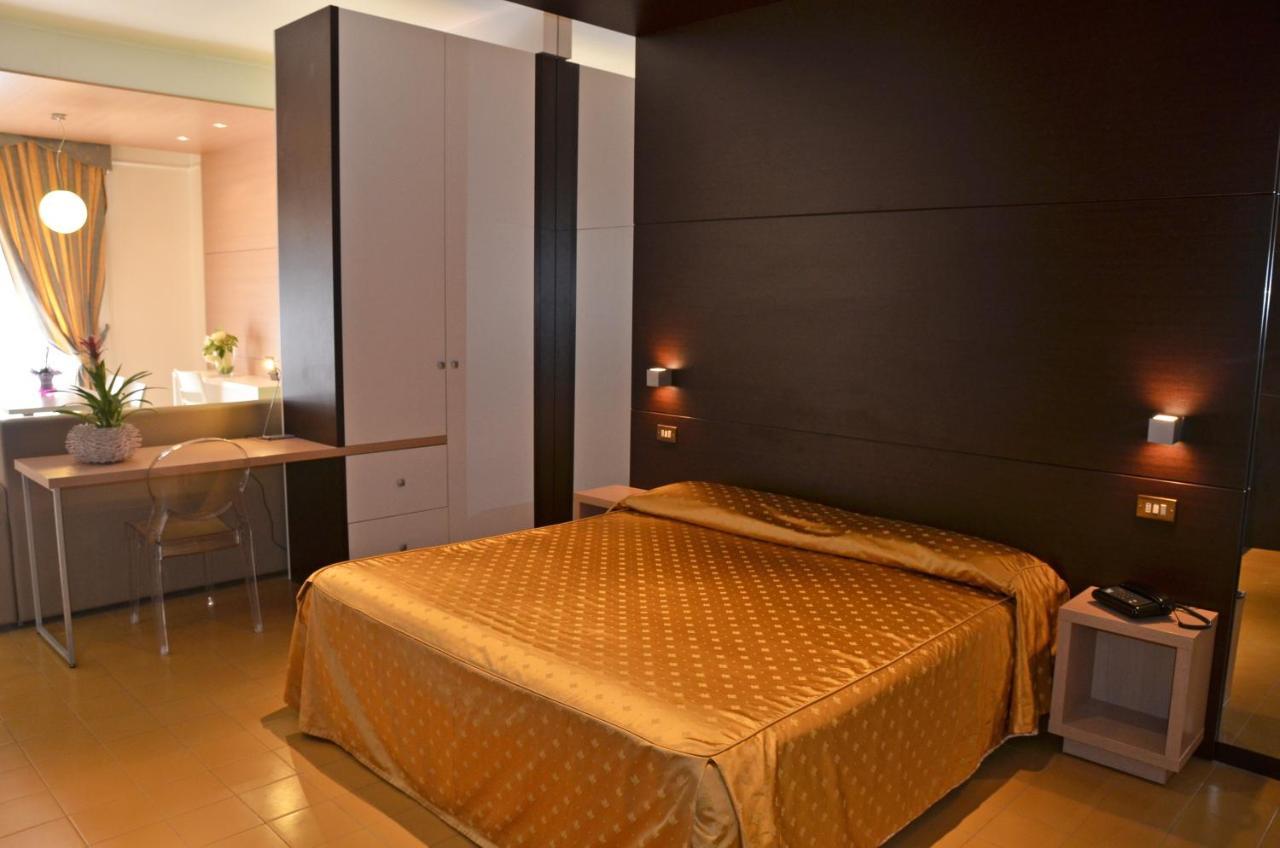 Grand Eurhotel Montesilvano Marina Dış mekan fotoğraf