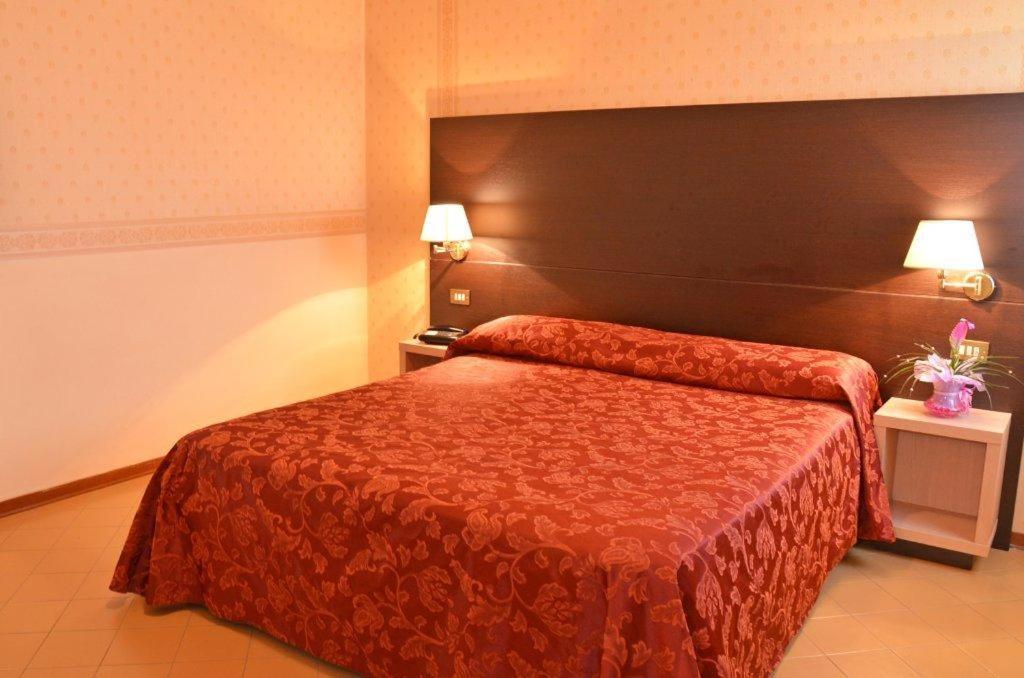 Grand Eurhotel Montesilvano Marina Dış mekan fotoğraf